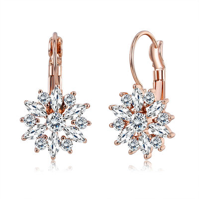 el OEM de encargo de los pendientes del aro del cristal 2.14g de 21m m cuelga la joyería de los pendientes del aro del descenso