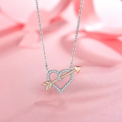 YASVITTI OEM ODM de alta calidad 925 de plata esterlina Collar de Cupido Rosa Oro Revestido de corazón flechas Collar para el regalo de amante