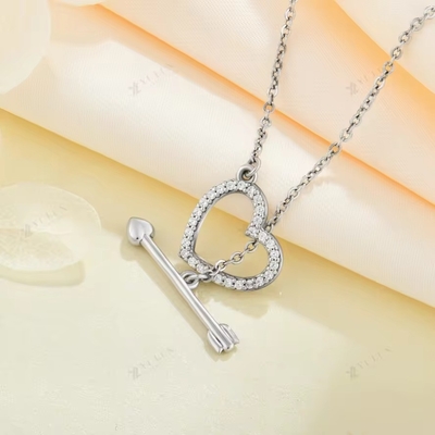 YASVITTI 925 collar de plata esterlina para mujeres 'Una flecha en el corazón' piedra de zircón regalo de fiesta del día de San Valentín