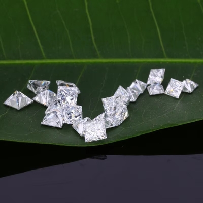 Corte de la princesa 1.4 * 1.4 * 4 * 4 mm Melee HPHT DEF VS Cuadrado Laboratorio Creado Diamantes Moissanite