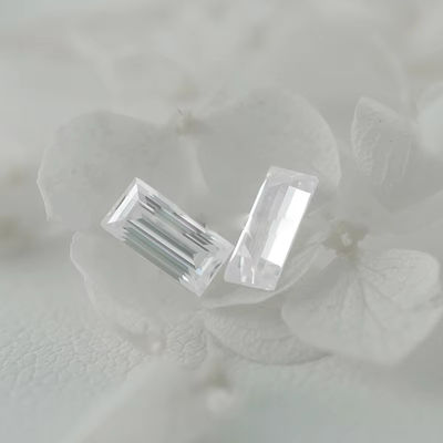 Un peleo impecable de moissanita baguette cortado suelto D Color Vvs1 Diamante de moissanita