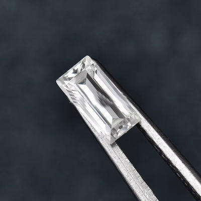 Un peleo impecable de moissanita baguette cortado suelto D Color Vvs1 Diamante de moissanita