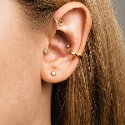 925 plata esterlina Joyería al por mayor Minimalista Pequeño 925 plata esterlina Zircón Auriculares de punta Auriculares dorados Para mujeres