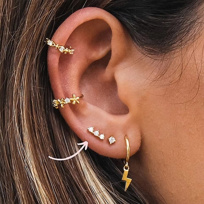 925 plata esterlina Joyería al por mayor Minimalista Pequeño 925 plata esterlina Zircón Auriculares de punta Auriculares dorados Para mujeres