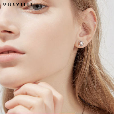 Trébol Diamond Stud Earrings cristalino de Lucky Flower Zircon