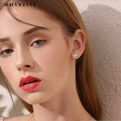 Trébol Diamond Stud Earrings cristalino de Lucky Flower Zircon