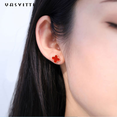 los 0.39in los pendientes 18k del trébol del negro de 2 gramos platearon a Sterling Silver Hypoallergenic Studs