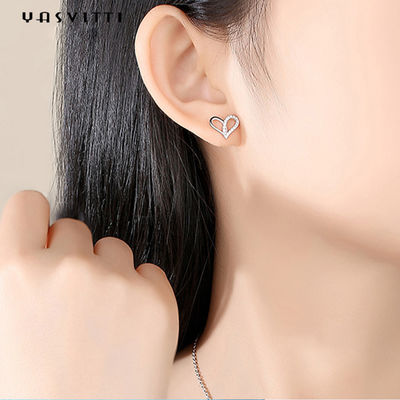 7.7x9.5m m 1.1g Sterling Silver Heart Earrings Platinum platearon los descensos de plata del oído