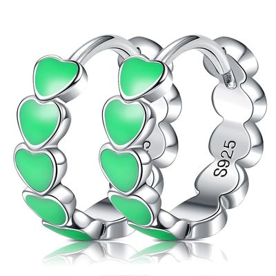 Pernos prisioneros roscados del gramo 0.15m m Sterling Silver Heart Earrings Heart de la CZ 0,85