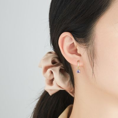 el platino de los sistemas de los 0.67in 2.2g Sterling Silver Jewelry plateó los pendientes de plata de la aguja de la CZ
